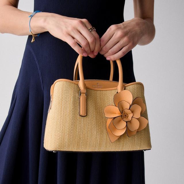 色と素材で作る夏のスタイル 画像